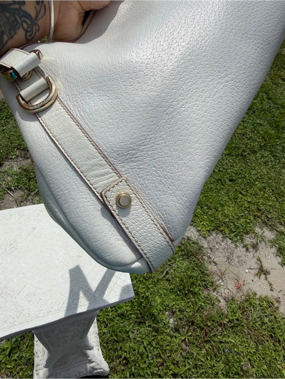 Gucci Cream Leather Shoulder Bag with Gold Hardware - Picture 8 of 14